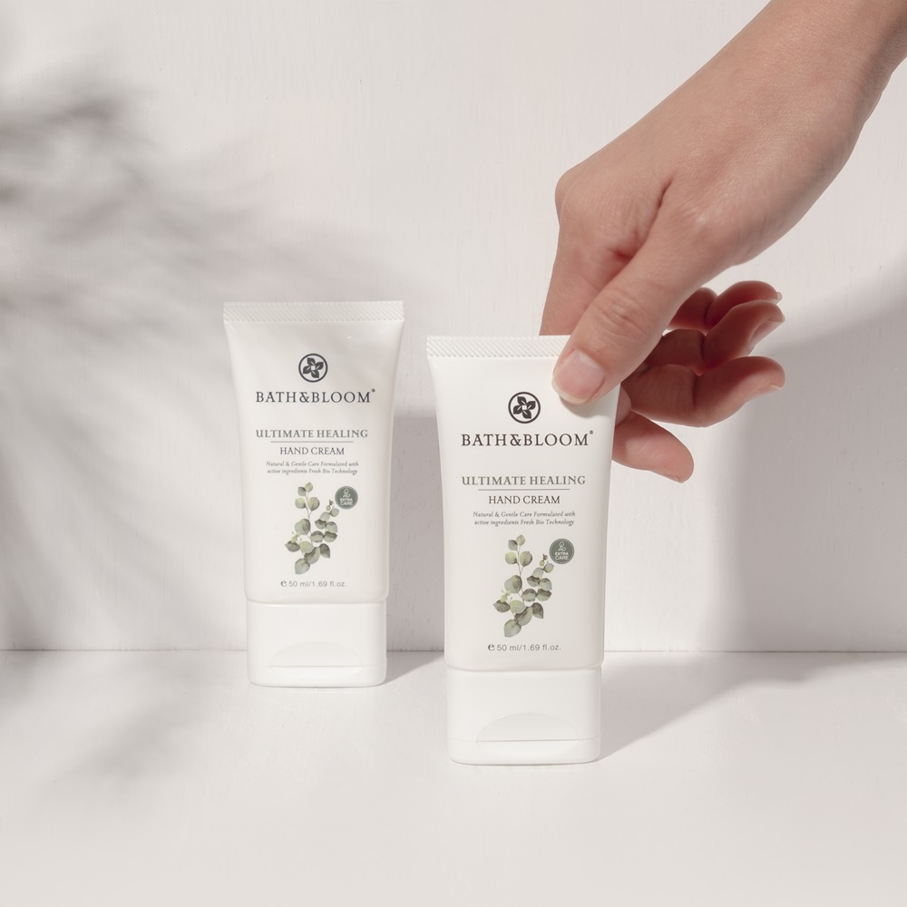 Ultimate Healing Hand Cream. Perfect for daily use, with a convenient portable size. Easy to use anytime, anywhere, and can be applied to nourish your hands as often as needed.